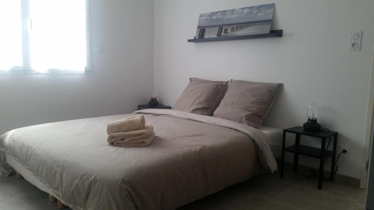 Les Chambres De Toucas Sollies-Toucas Bagian luar foto