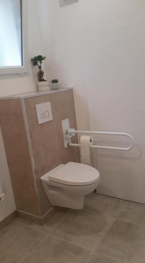 Les Chambres De Toucas Sollies-Toucas Bagian luar foto